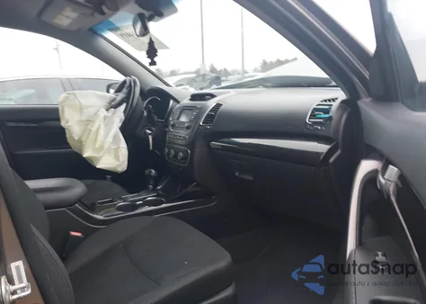 2015 Kia Sorento Lx z USA, uszkodzony, nr VIN 5XYKTDA66FG639576